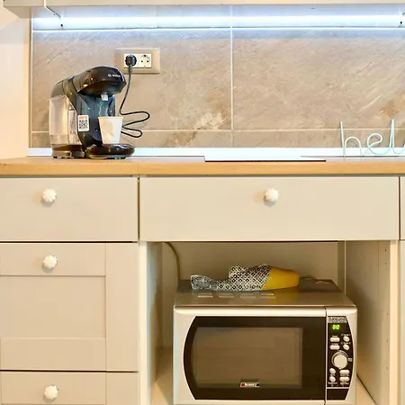 Midsummer Dream Apartment *
