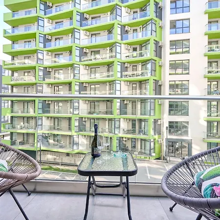 Midsummer Dream アパート