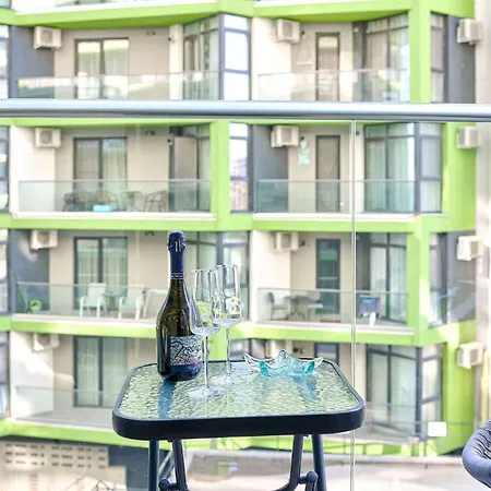 Apartment Midsummer Dream *
